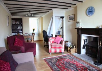 cottages to let living area