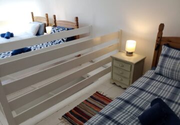 cheap holiday cottages second floor bedroom