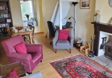 cottages to let living area